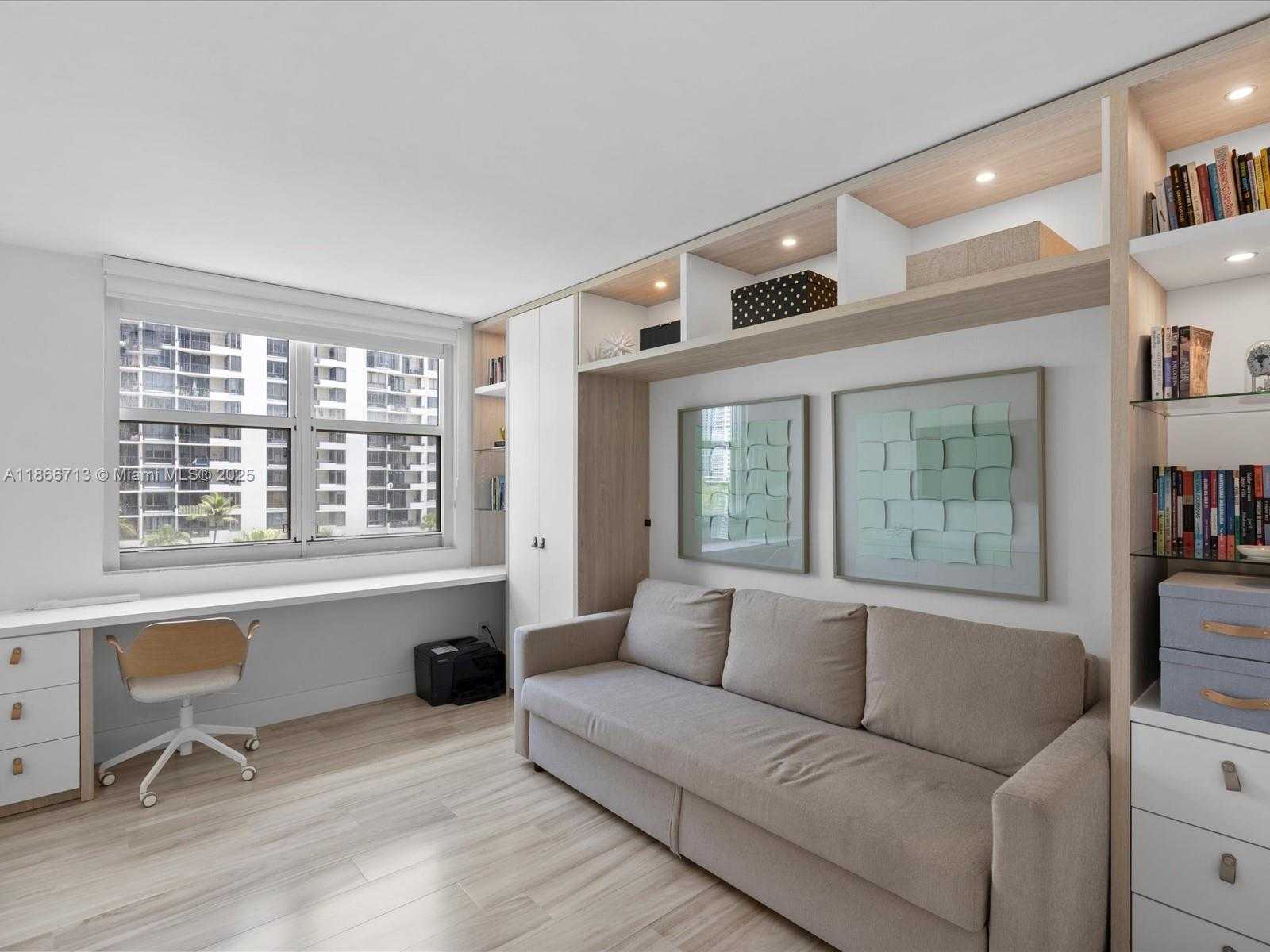 Small Image of 770 CLAUGHTON ISLAND DR #701, Miami Number 20