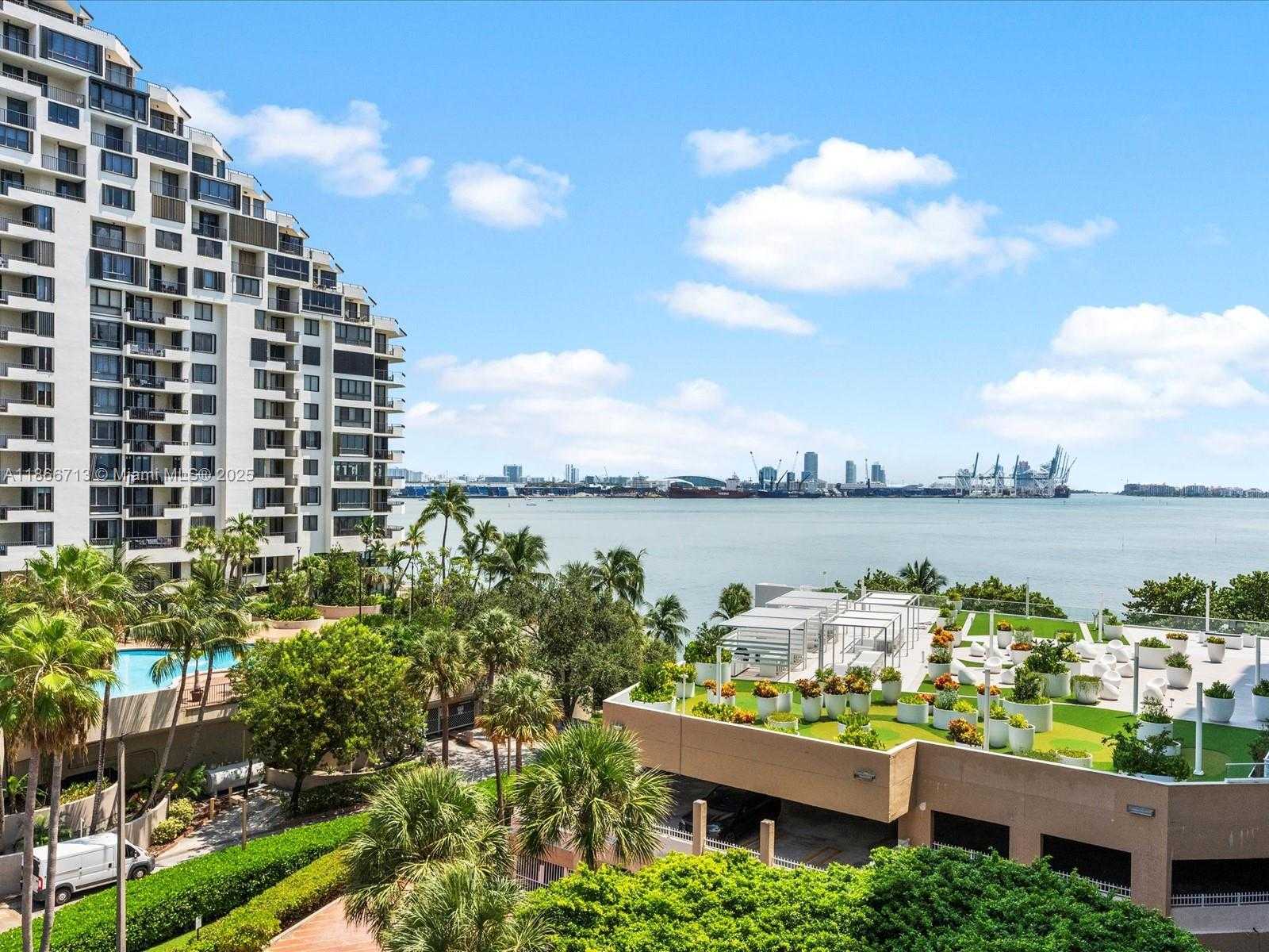 Small Image of 770 CLAUGHTON ISLAND DR #701, Miami Number 27