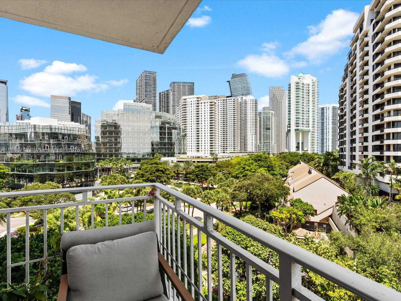 Small Image of 770 CLAUGHTON ISLAND DR #701, Miami Number 28