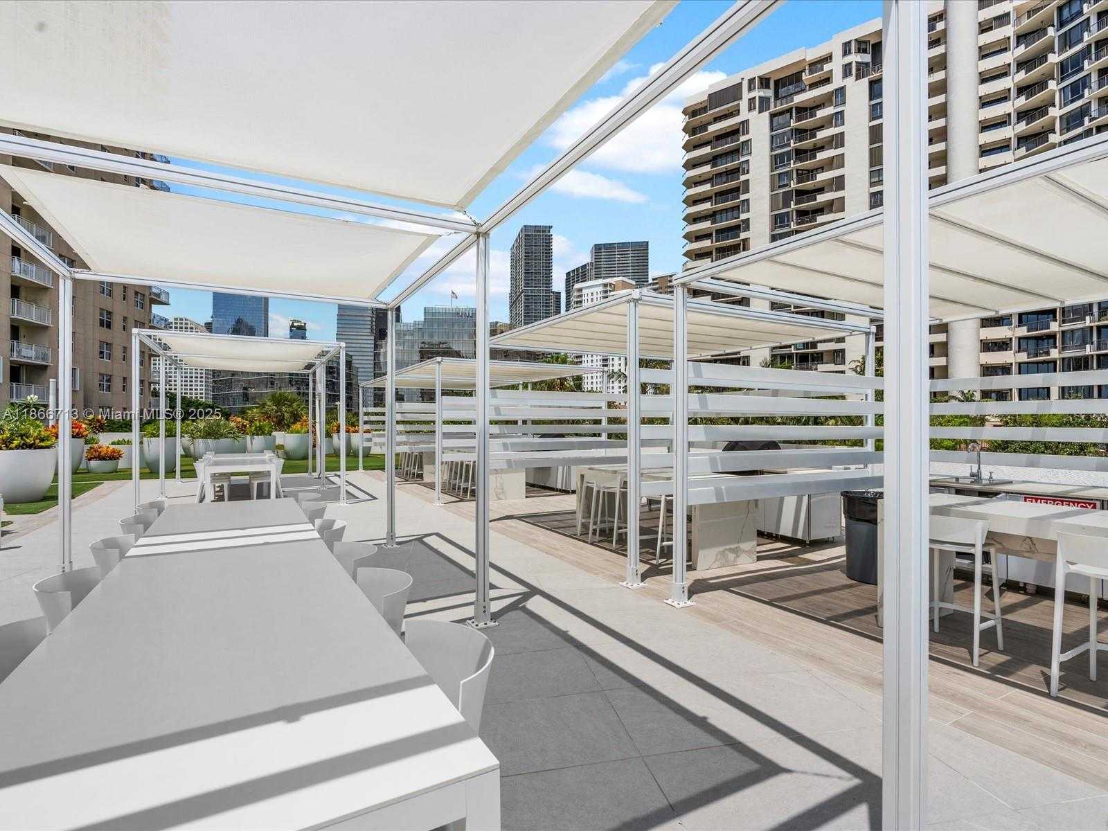 Small Image of 770 CLAUGHTON ISLAND DR #701, Miami Number 31