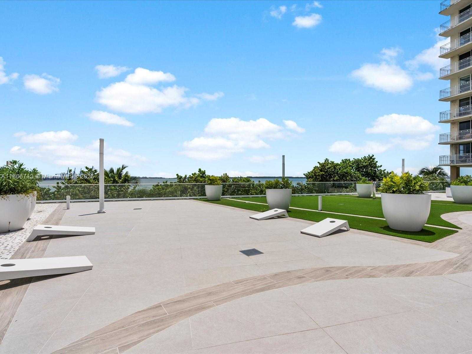 Small Image of 770 CLAUGHTON ISLAND DR #701, Miami Number 32