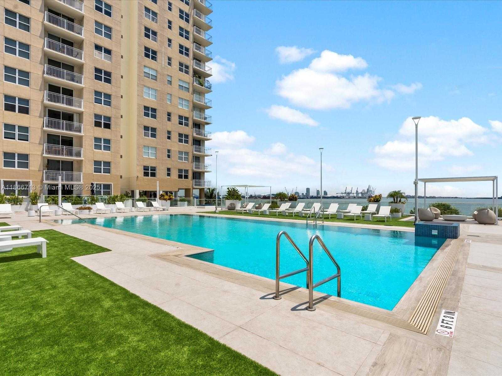 Small Image of 770 CLAUGHTON ISLAND DR #701, Miami Number 34
