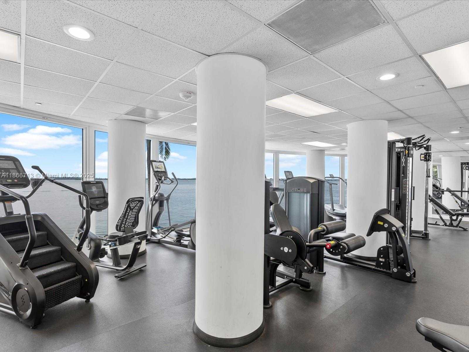Small Image of 770 CLAUGHTON ISLAND DR #701, Miami Number 36