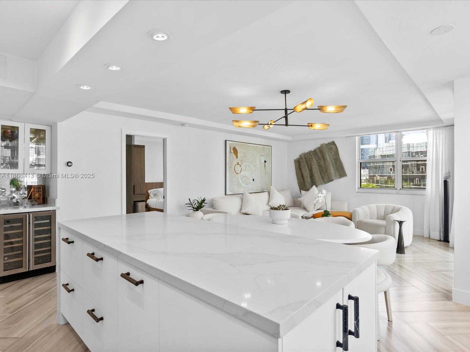 Small Image of 770 CLAUGHTON ISLAND DR #701, Miami Number 5