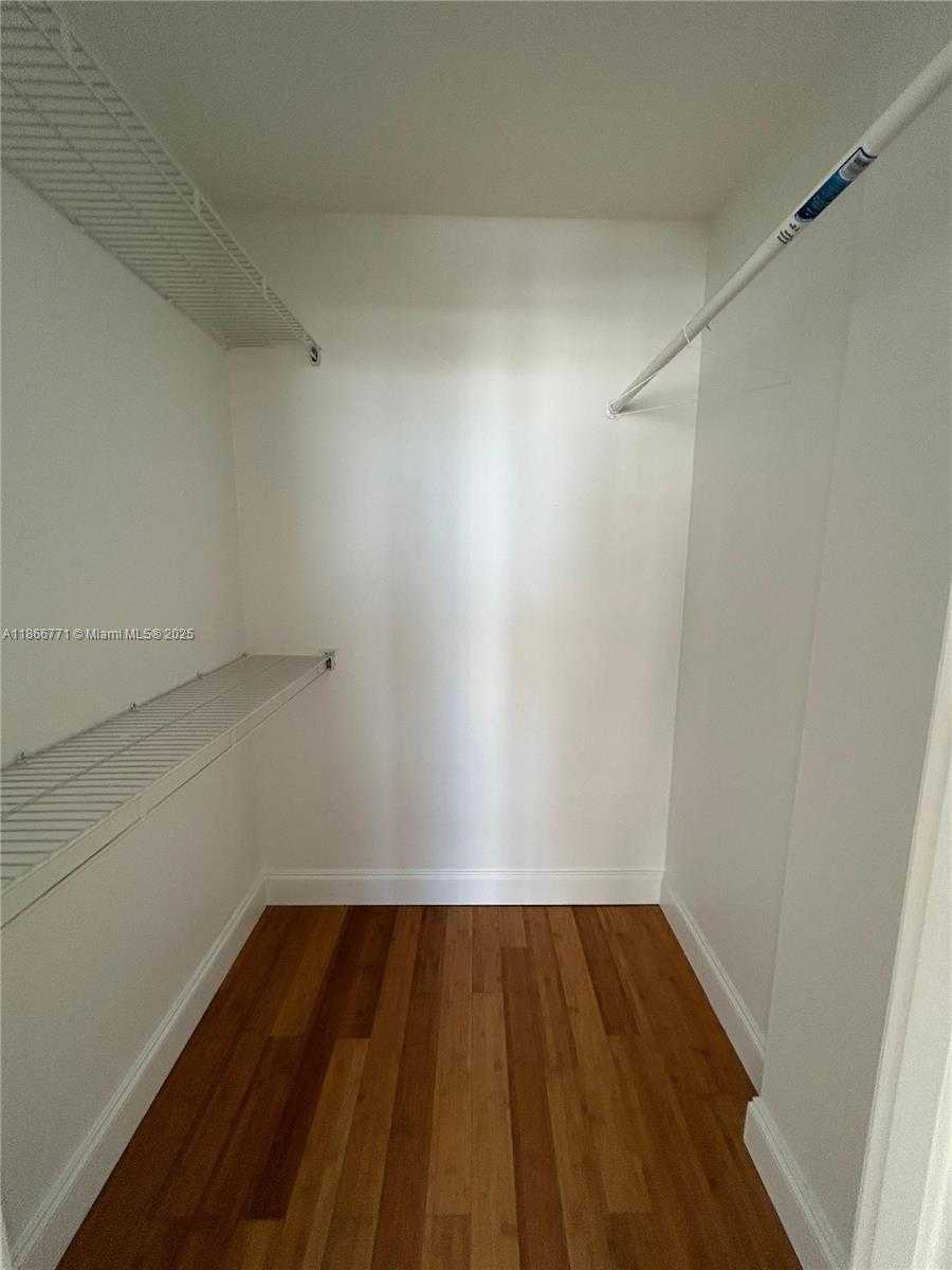 Small Image of 18021 BISCAYNE BLVD #901, Aventura Number 12
