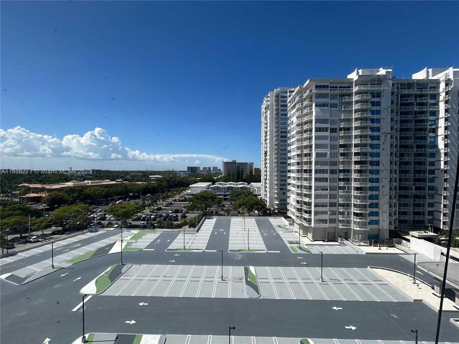 Small Image of 18021 BISCAYNE BLVD #901, Aventura Number 14