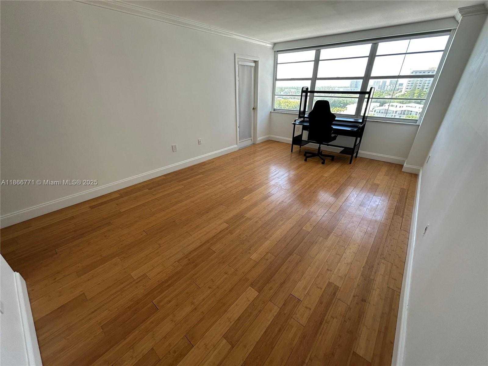 Small Image of 18021 BISCAYNE BLVD #901, Aventura Number 15