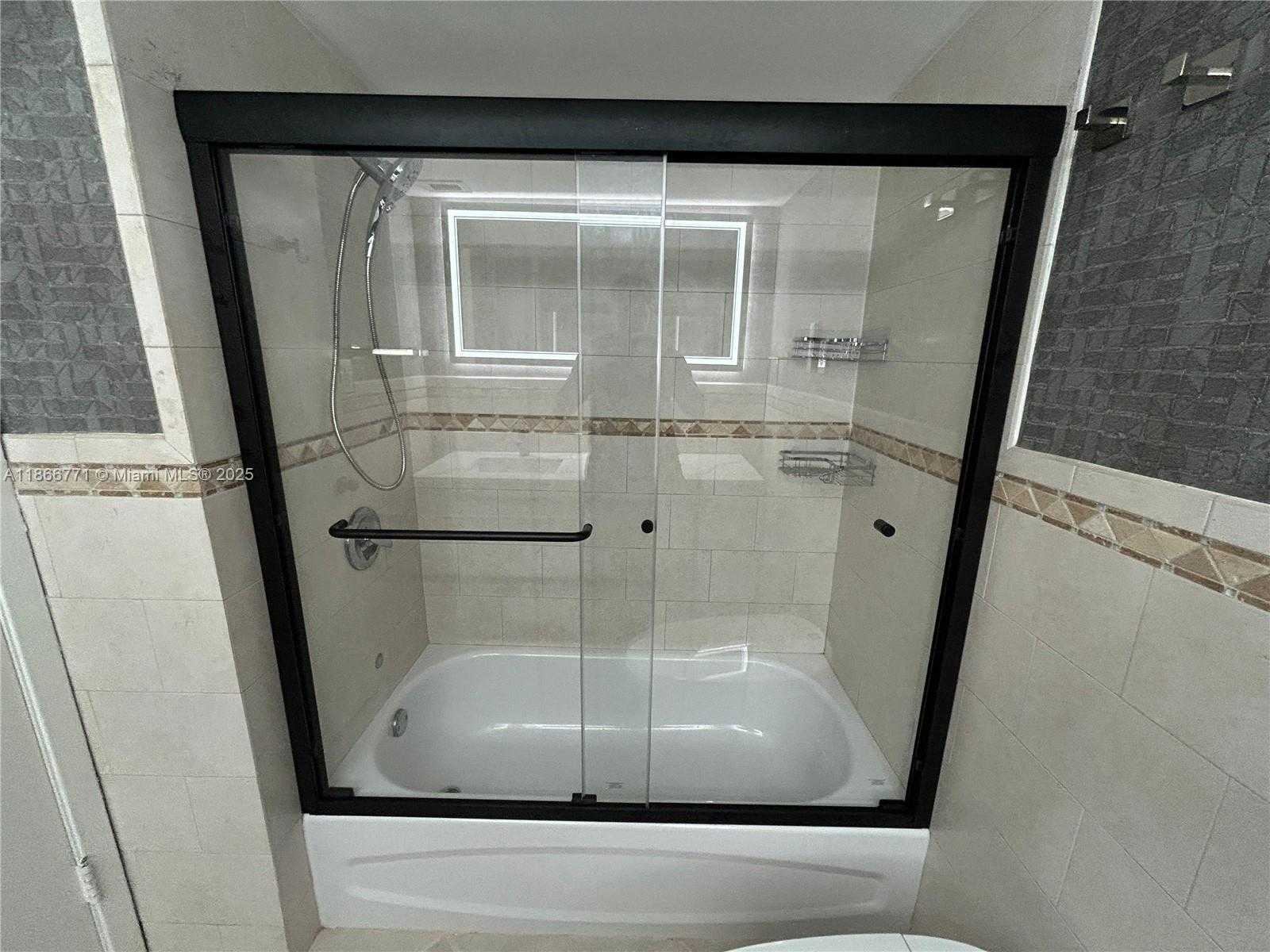 Small Image of 18021 BISCAYNE BLVD #901, Aventura Number 18