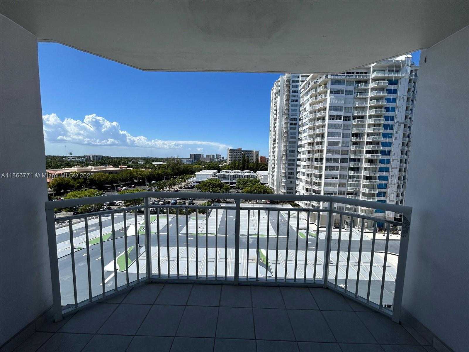 Small Image of 18021 BISCAYNE BLVD #901, Aventura Number 21