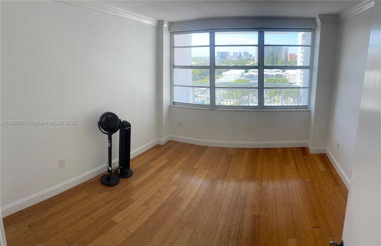 Small Image of 18021 BISCAYNE BLVD #901, Aventura Number 28