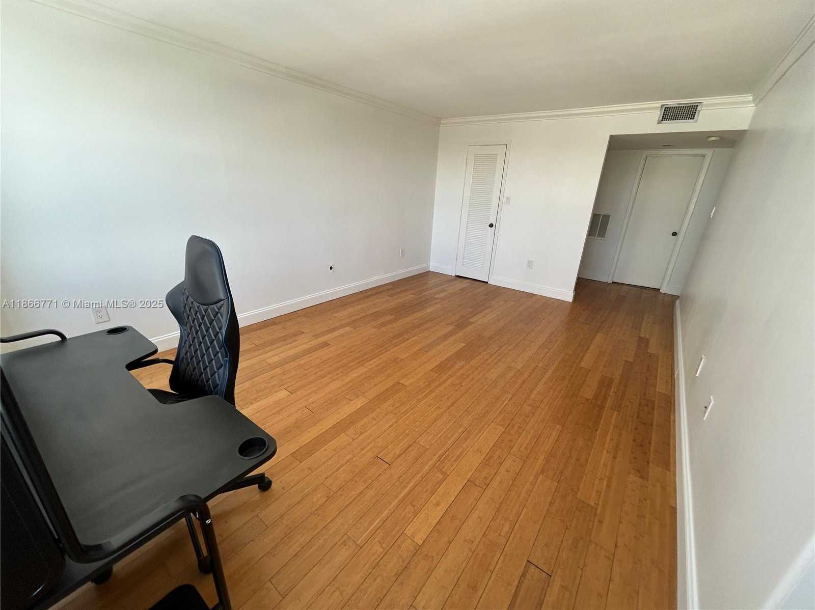 Small Image of 18021 BISCAYNE BLVD #901, Aventura Number 3