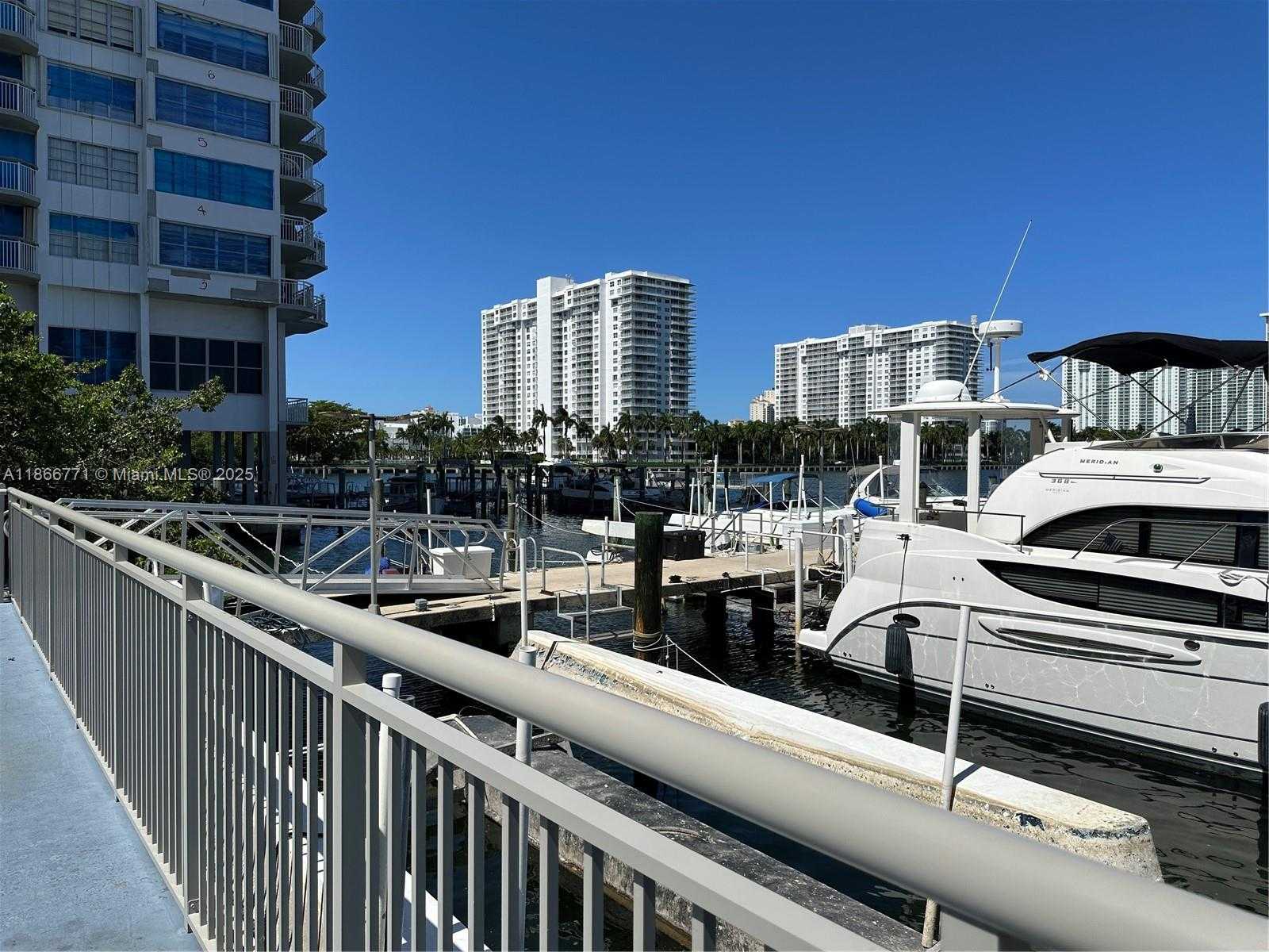 Small Image of 18021 BISCAYNE BLVD #901, Aventura Number 37