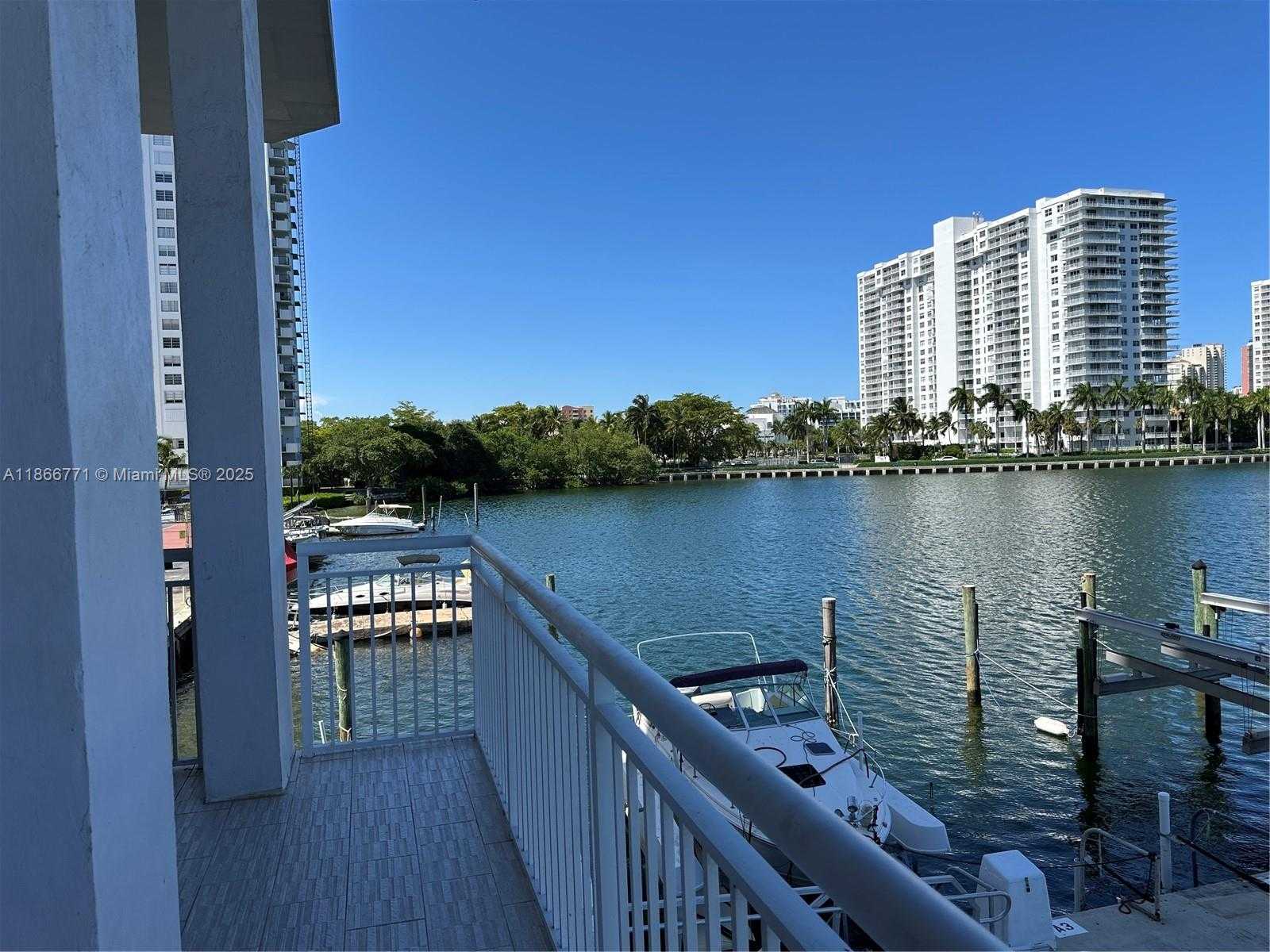 Small Image of 18021 BISCAYNE BLVD #901, Aventura Number 42