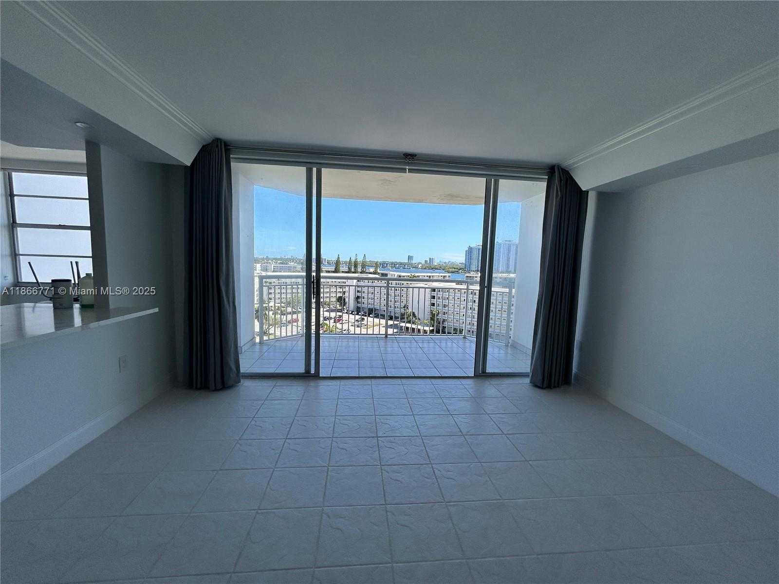 Small Image of 18021 BISCAYNE BLVD #901, Aventura Number 5