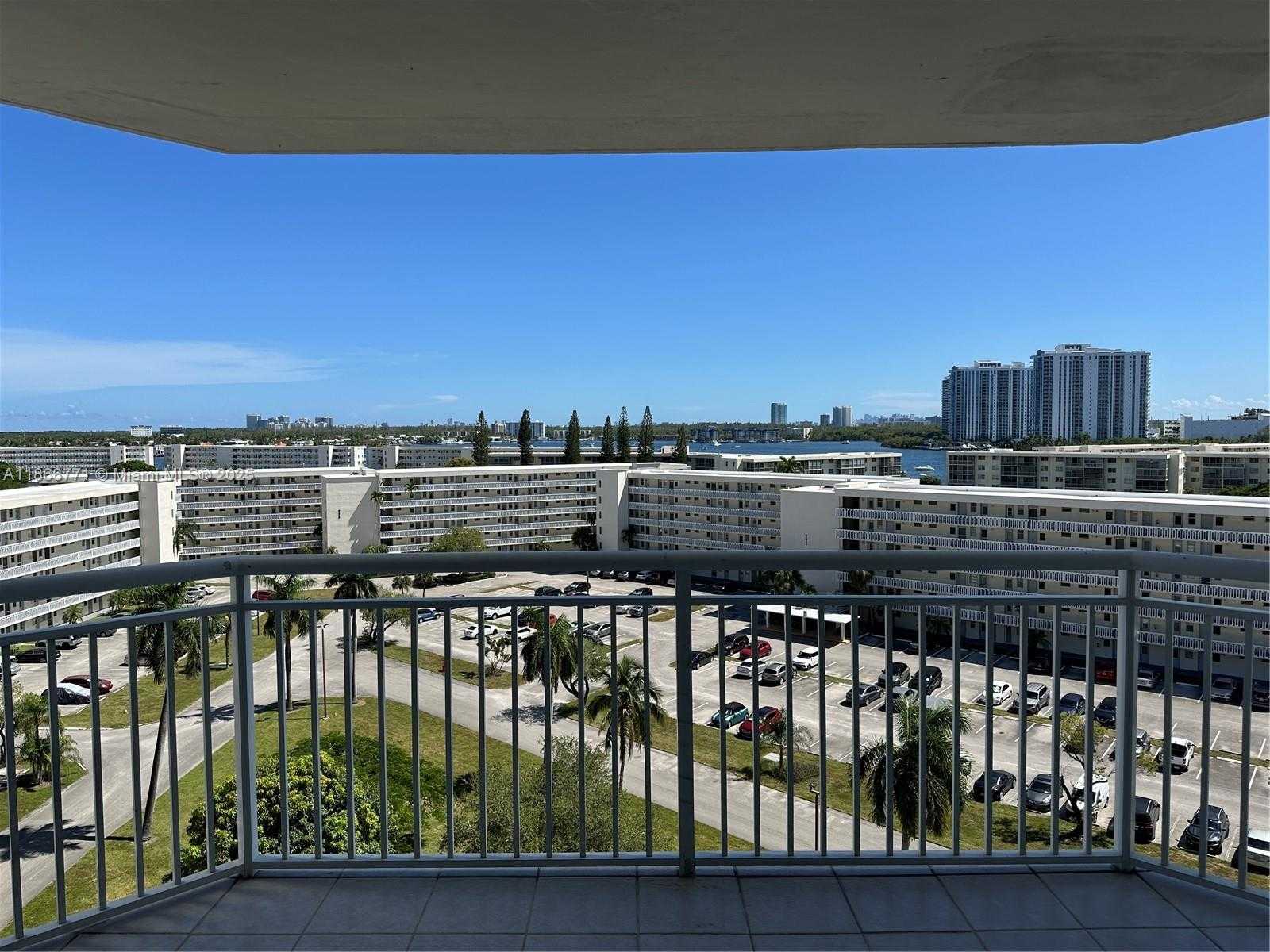 Small Image of 18021 BISCAYNE BLVD #901, Aventura Number 54
