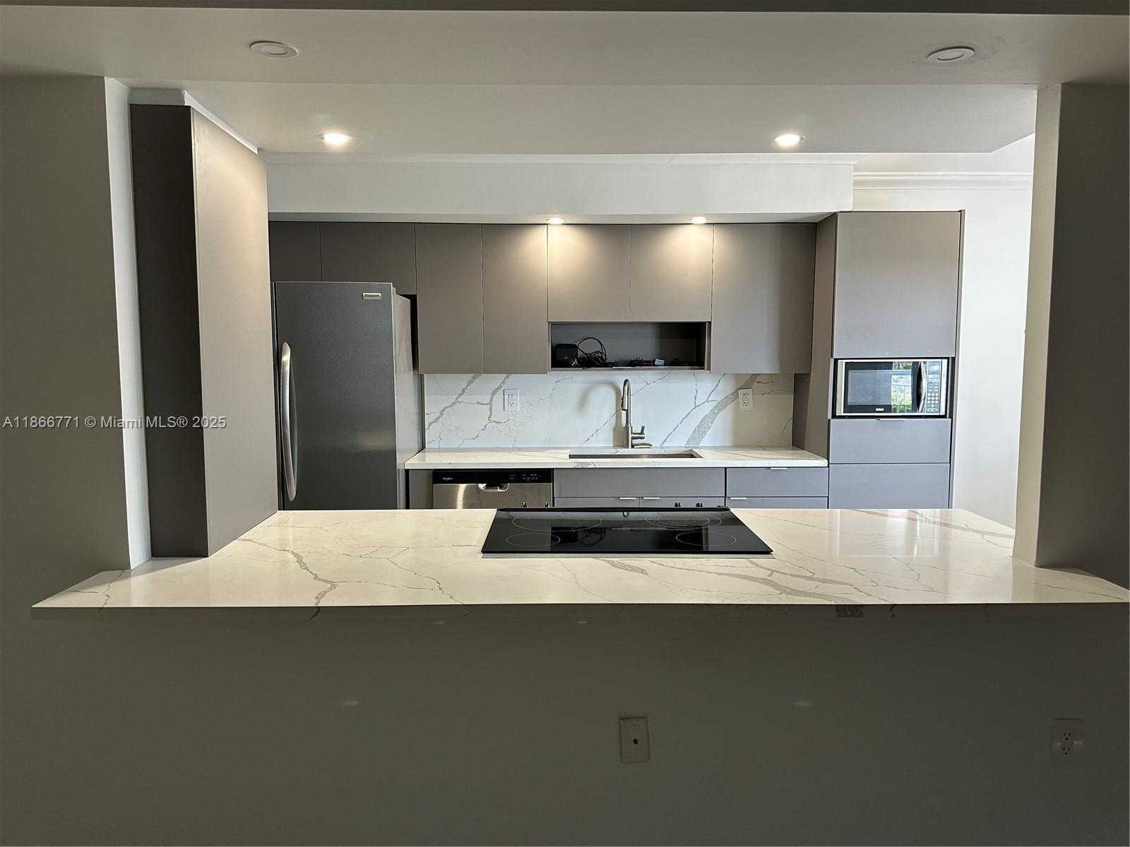 Small Image of 18021 BISCAYNE BLVD #901, Aventura Number 56