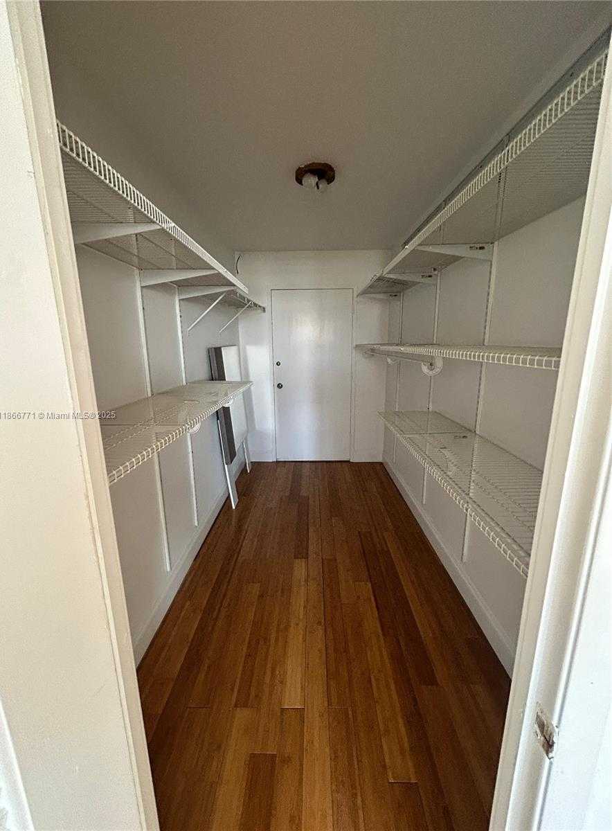 Small Image of 18021 BISCAYNE BLVD #901, Aventura Number 7
