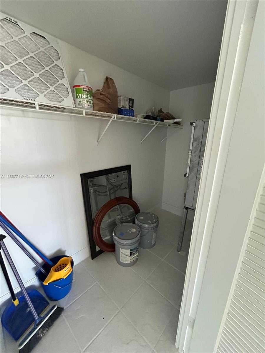 Small Image of 18021 BISCAYNE BLVD #901, Aventura Number 9