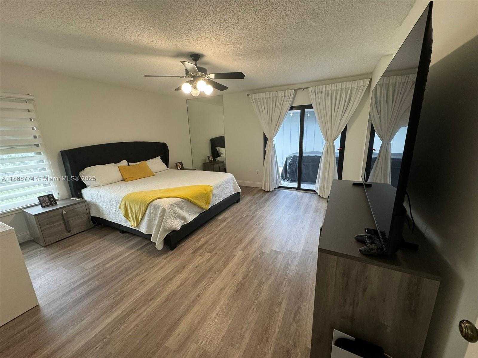 Small Image of Boca Raton Number 12