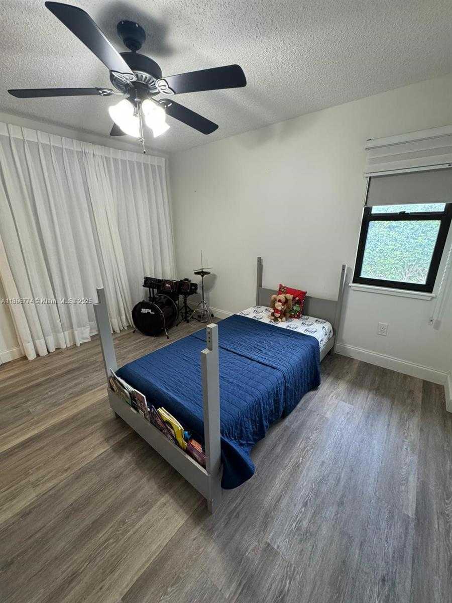 Small Image of Boca Raton Number 18