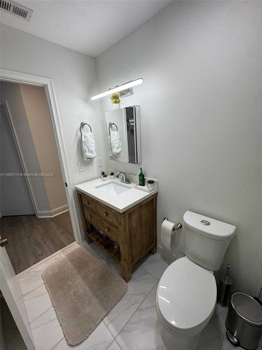 Small Image of Boca Raton Number 19