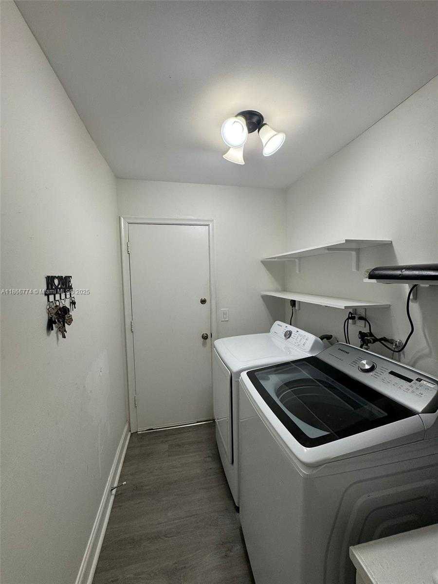 Small Image of Boca Raton Number 21