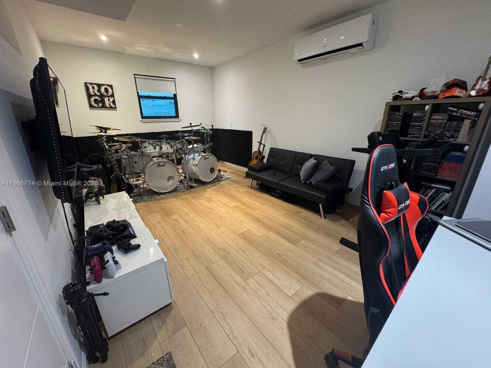 Small Image of Boca Raton Number 22