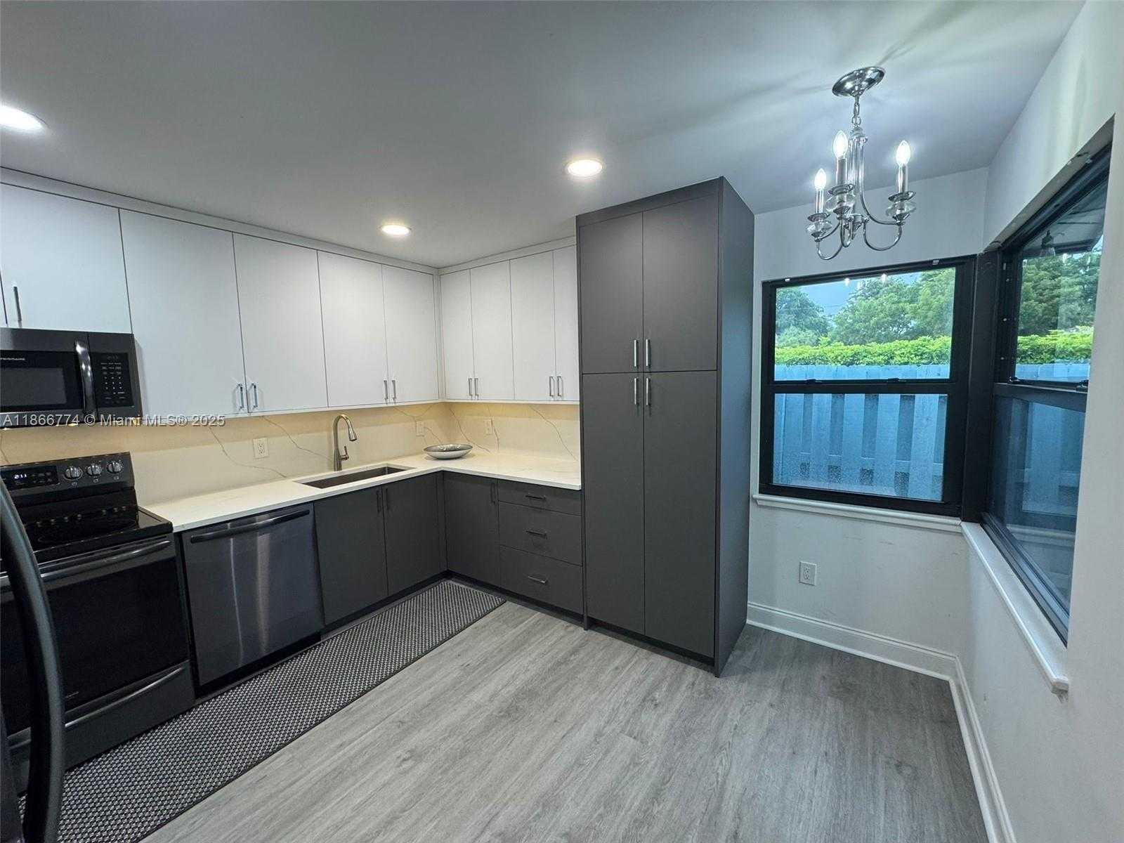 Small Image of Boca Raton Number 7