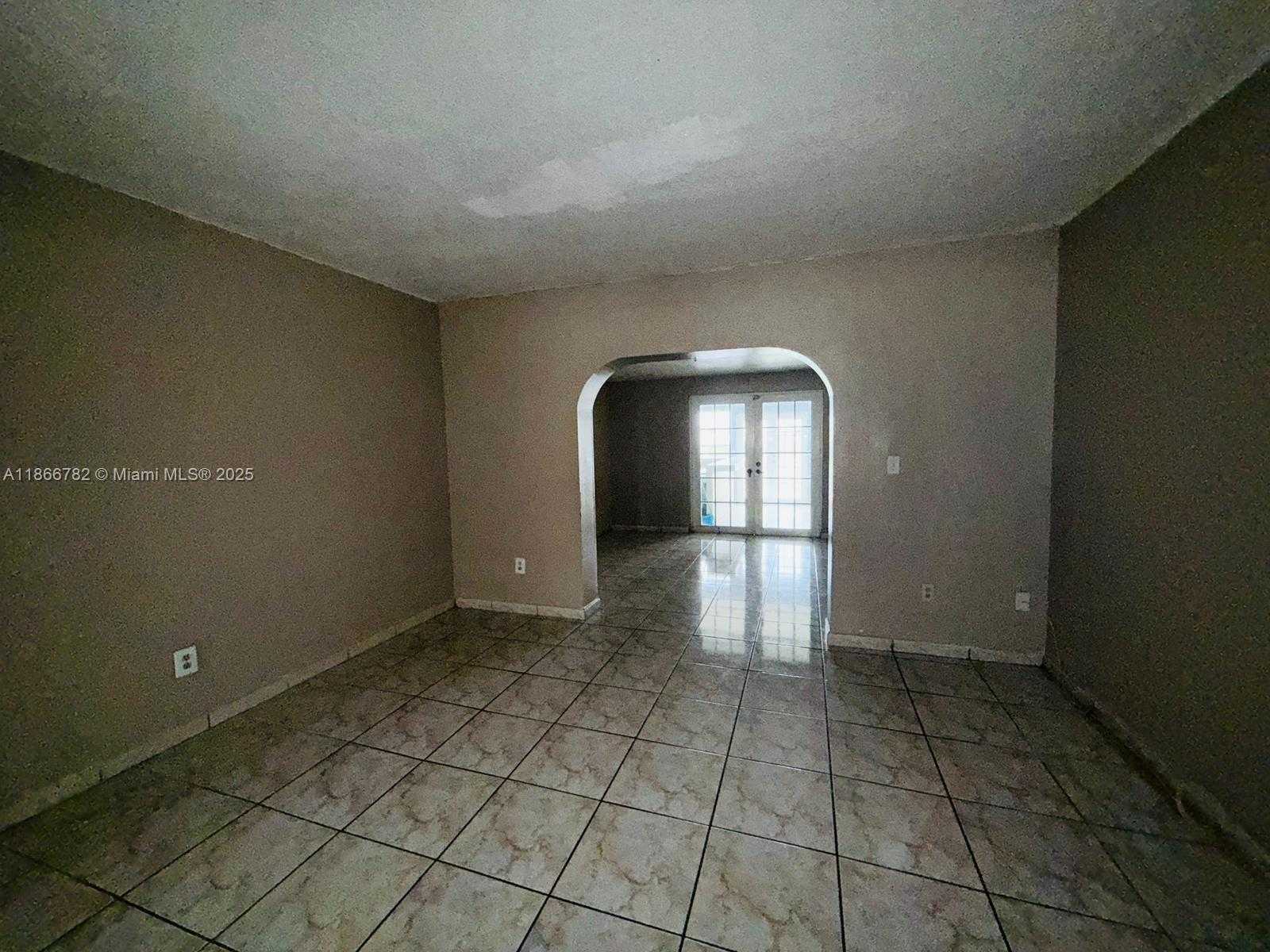 Small Image of 2669 WEST 52ND ST #12, Hialeah Number 10