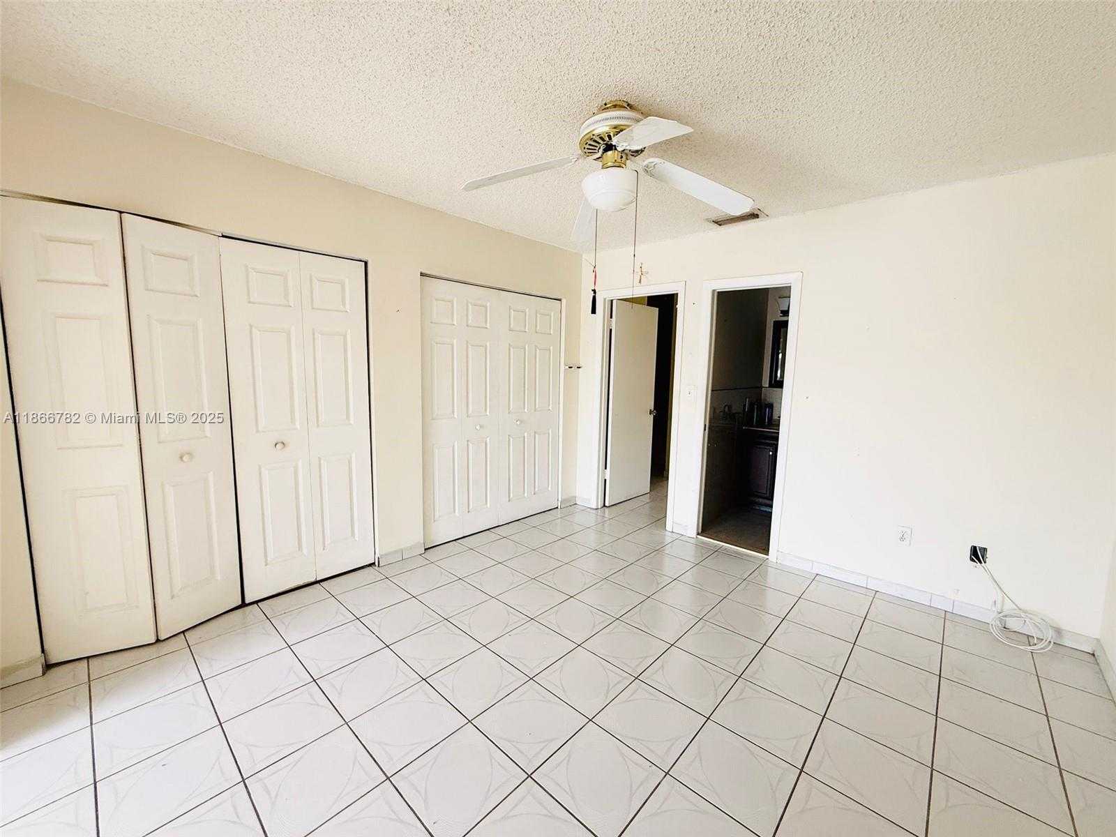Small Image of 2669 WEST 52ND ST #12, Hialeah Number 19
