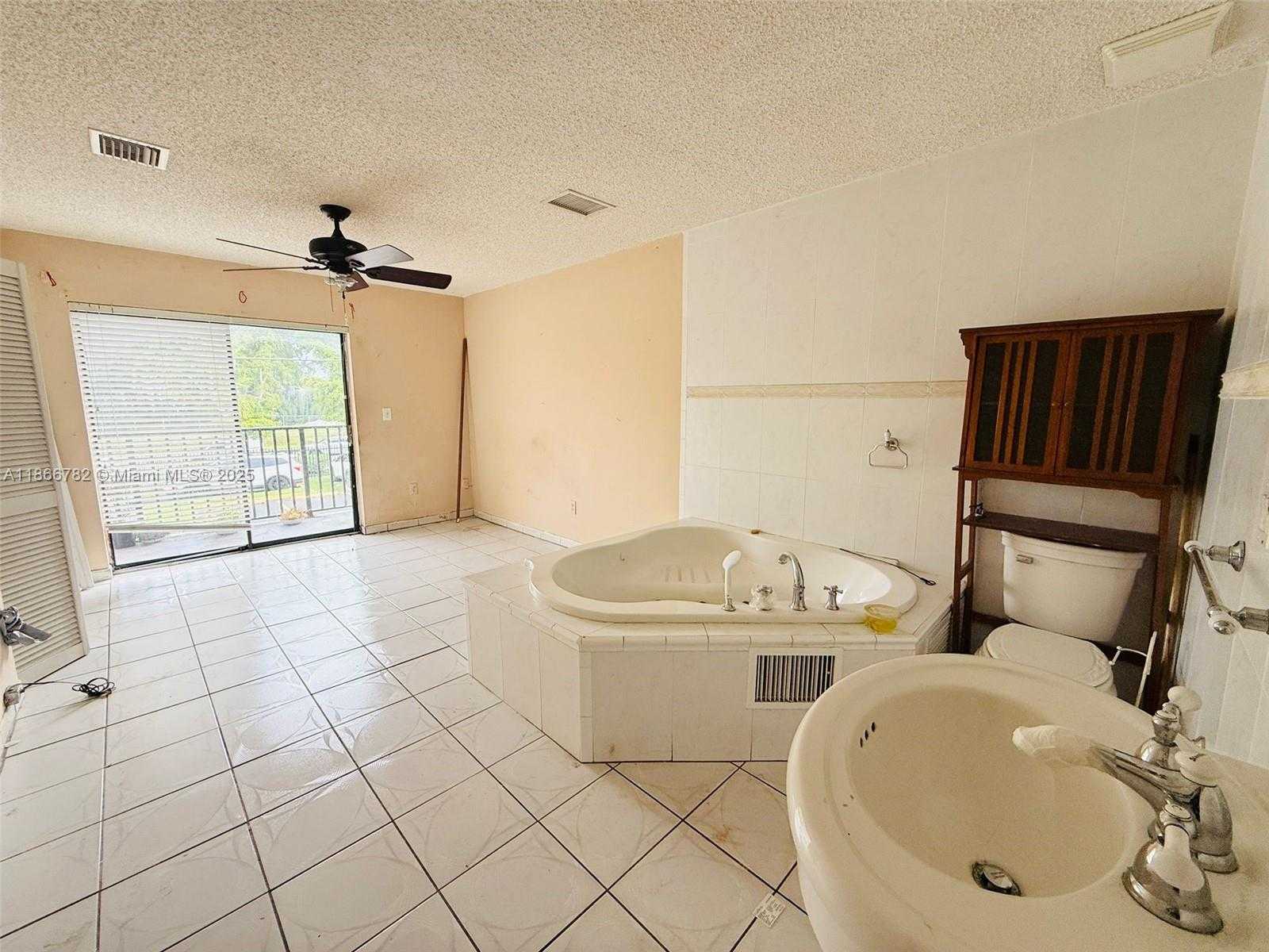Small Image of 2669 WEST 52ND ST #12, Hialeah Number 27