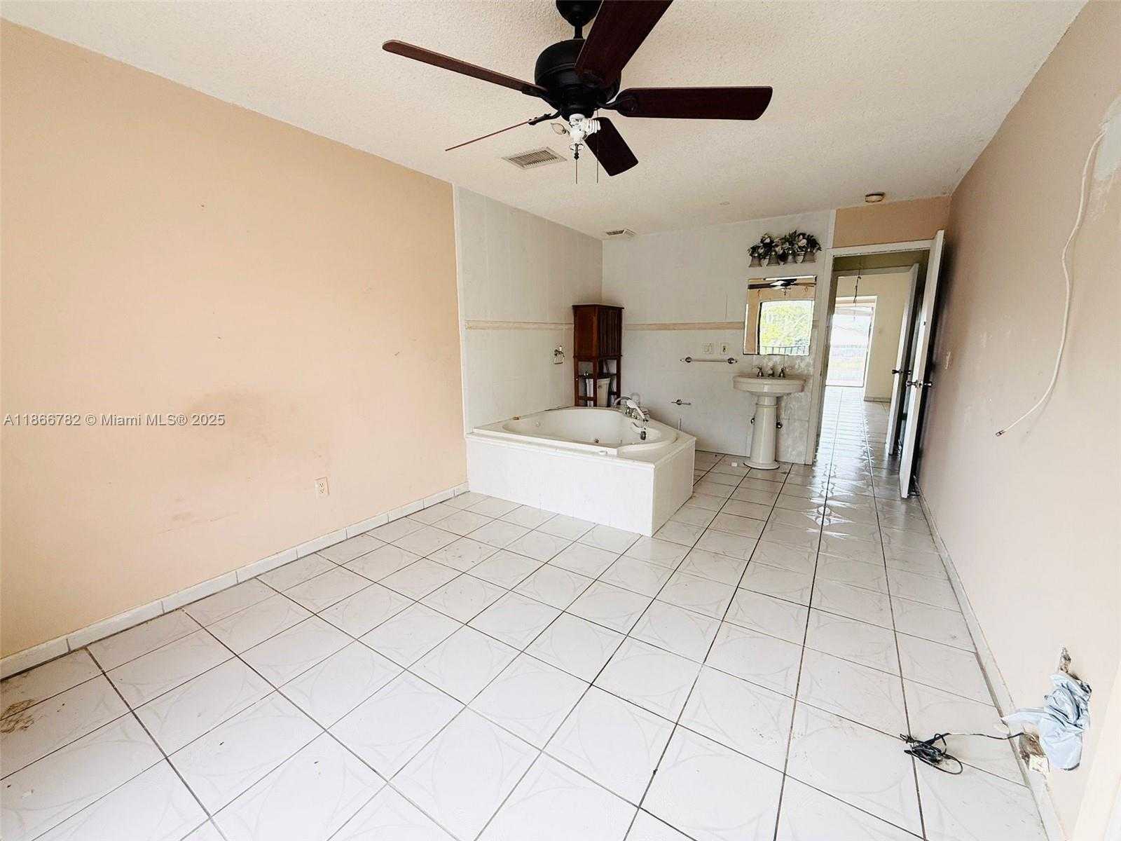 Small Image of 2669 WEST 52ND ST #12, Hialeah Number 28