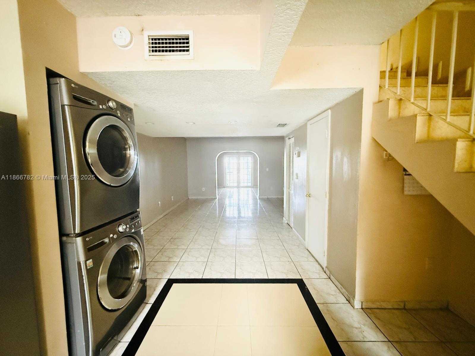 Small Image of 2669 WEST 52ND ST #12, Hialeah Number 7