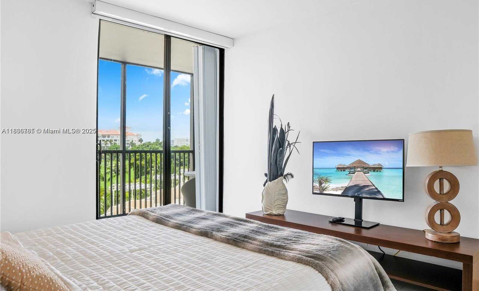 Small Image of 20379 WEST COUNTRY CLUB DR #536, Aventura Number 11