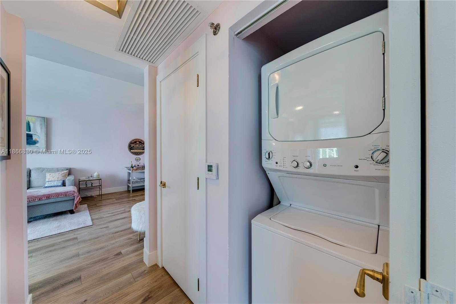 Small Image of 951 BRICKELL AVE #3601, Miami Number 27