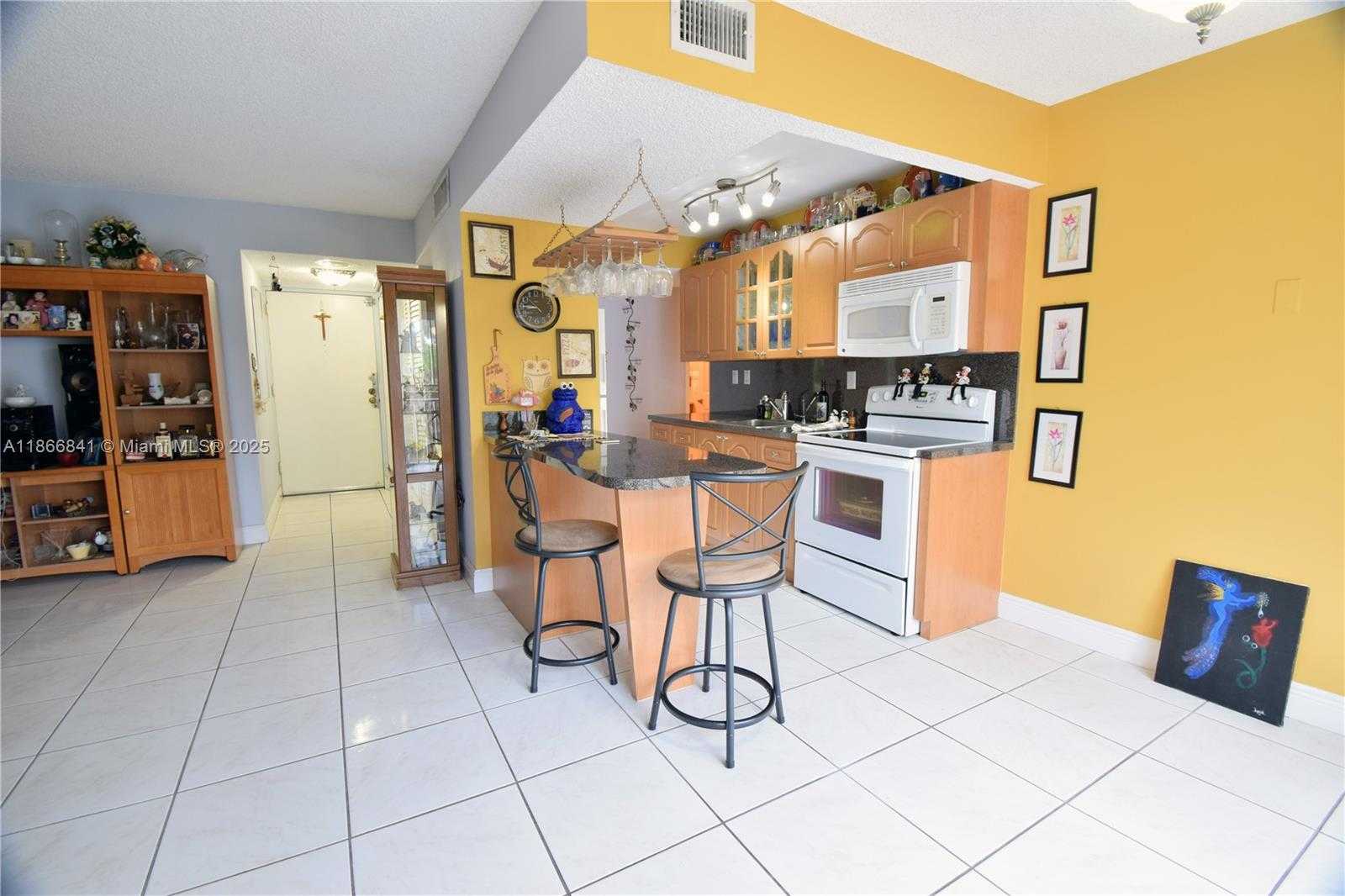 Small Image of 9301 SOUTH WEST 4TH ST #114E, Miami Number 5