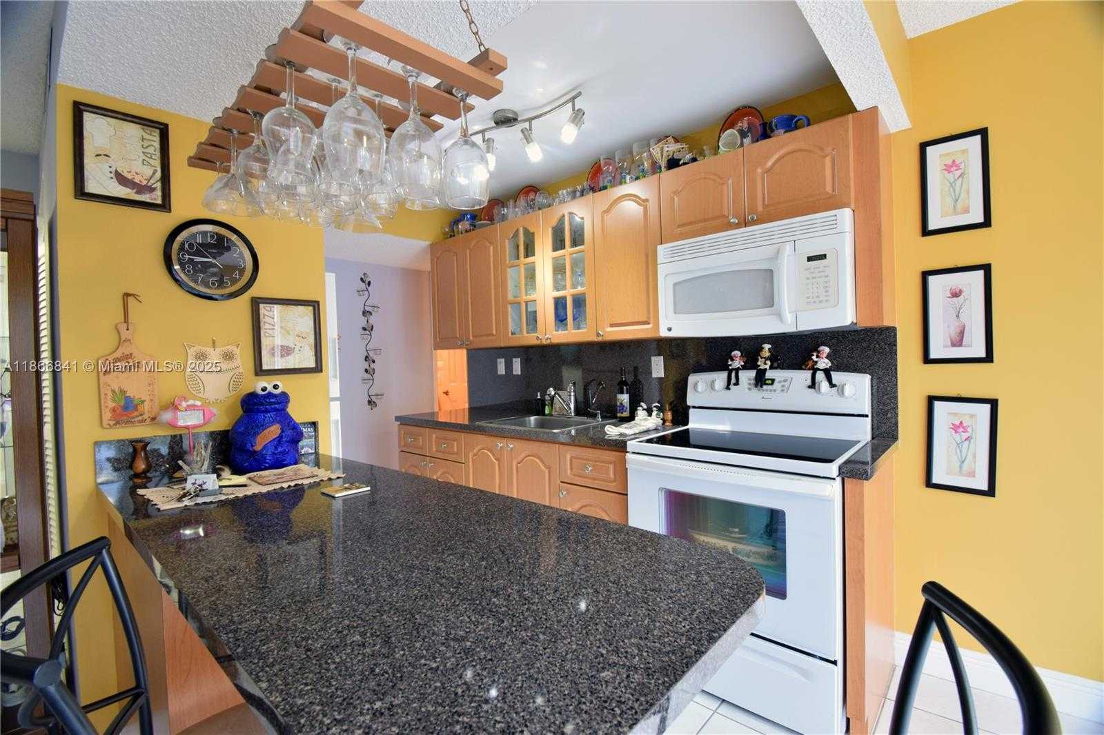 Small Image of 9301 SOUTH WEST 4TH ST #114E, Miami Number 6