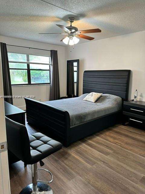Small Image of 230 LAKEVIEW DR #109, Weston Number 4