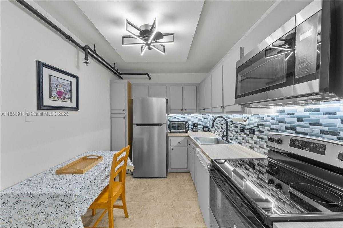 Small Image of 20515 EAST COUNTRY CLUB DR #746, Aventura Number 10
