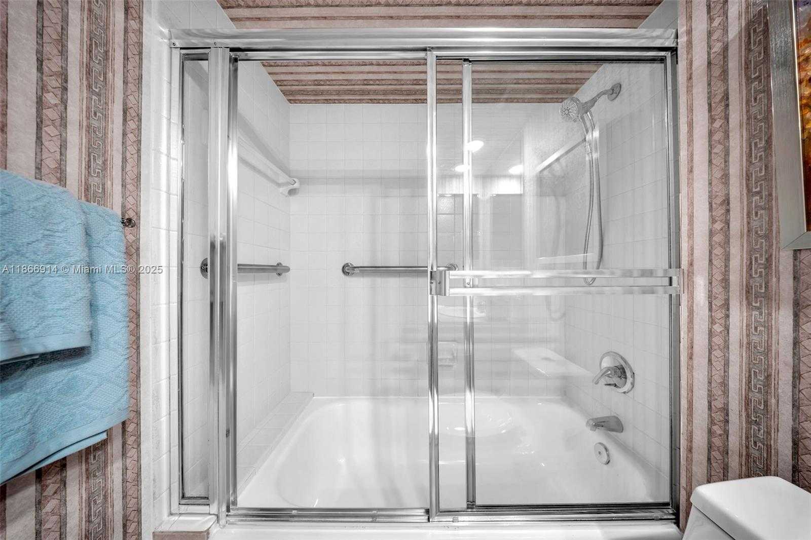 Small Image of 600 BILTMORE WAY #201, Coral Gables Number 26