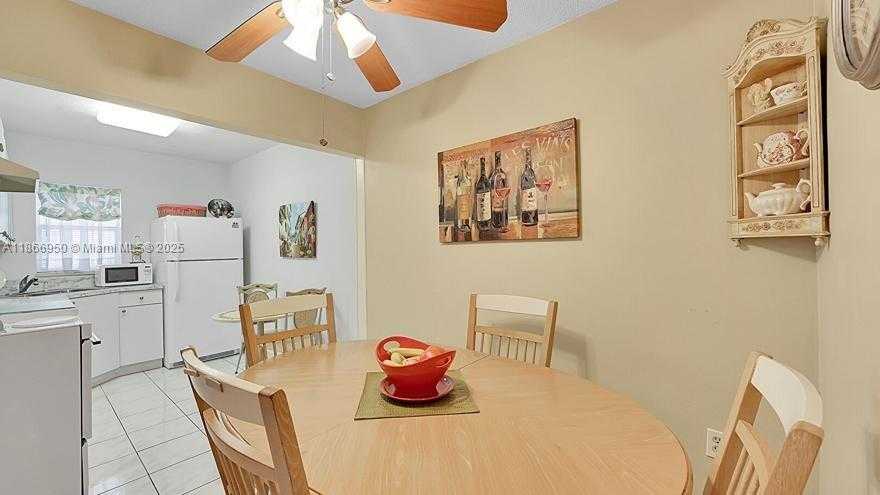 Small Image of 1747 RODMAN ST #207, Hollywood Number 3