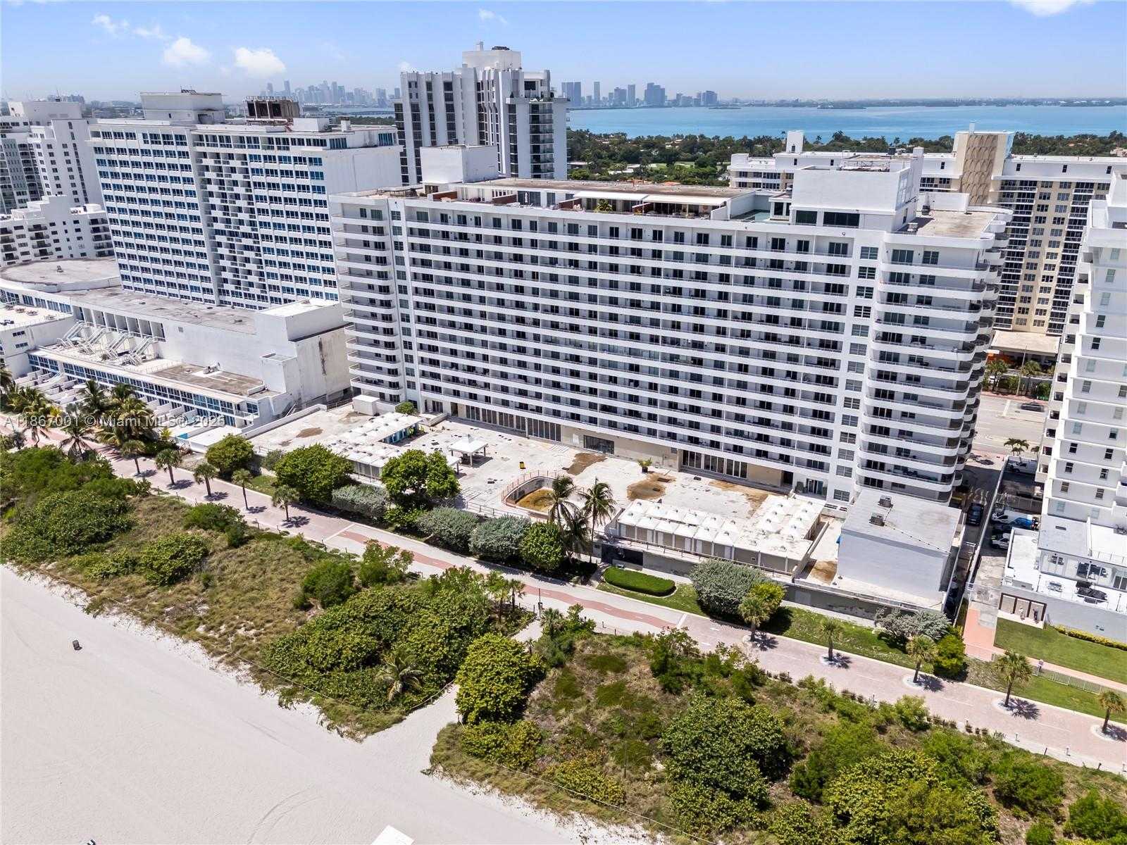 Small Image of 5555 COLLINS AVE #9P, Miami Beach Number 11