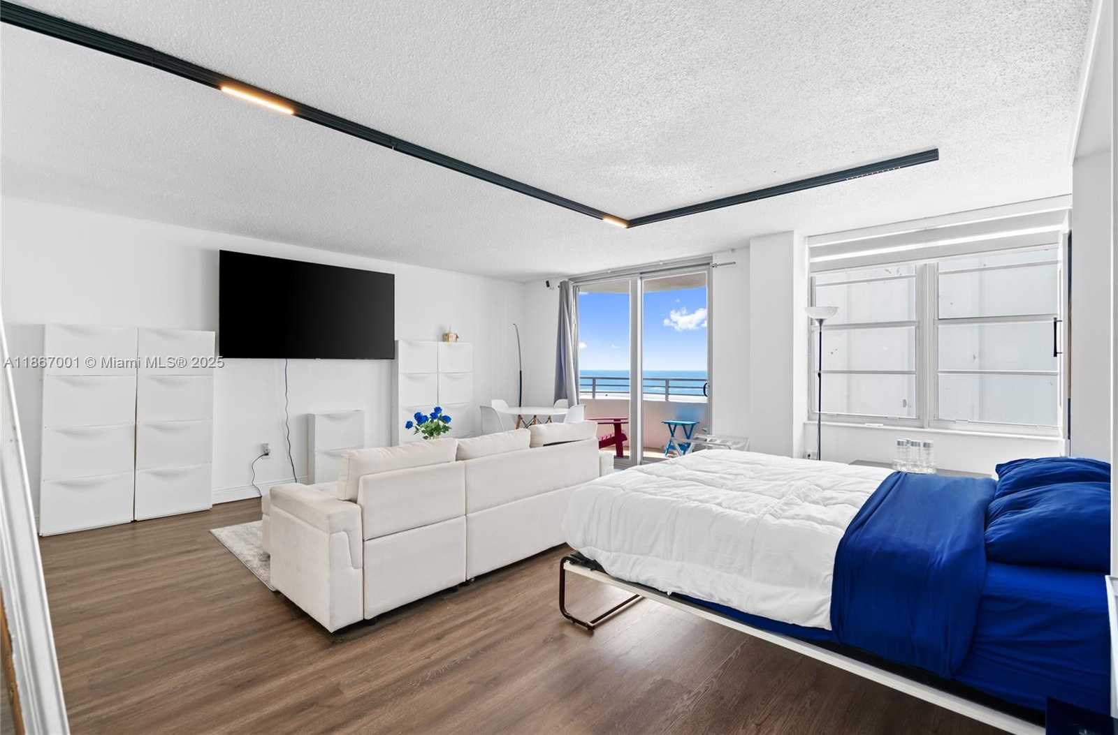 Small Image of 5555 COLLINS AVE #9P, Miami Beach Number 21