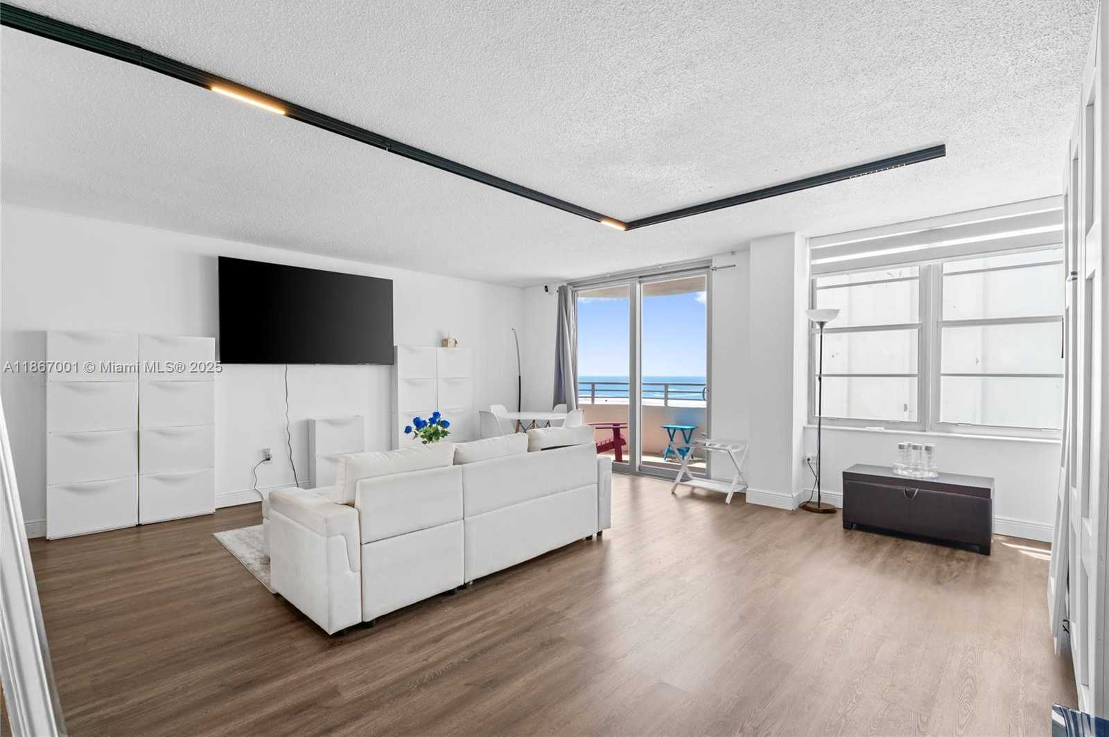 Small Image of 5555 COLLINS AVE #9P, Miami Beach Number 24