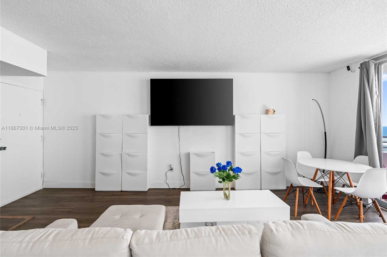 Small Image of 5555 COLLINS AVE #9P, Miami Beach Number 25
