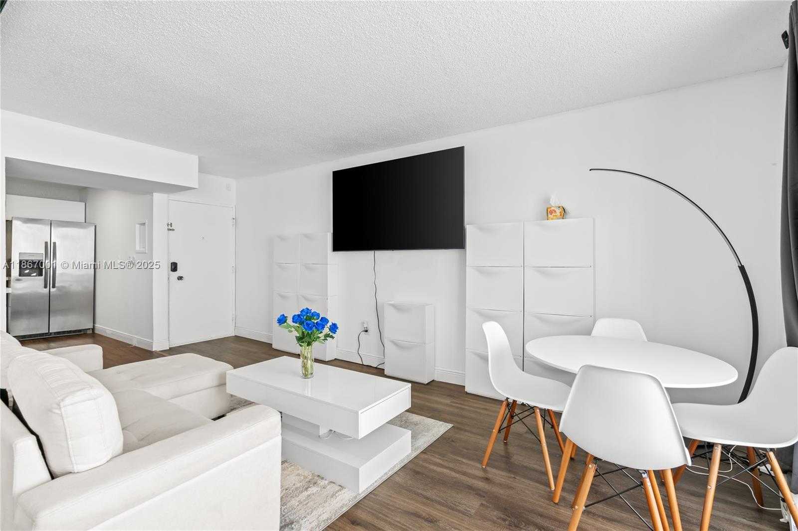 Small Image of 5555 COLLINS AVE #9P, Miami Beach Number 30