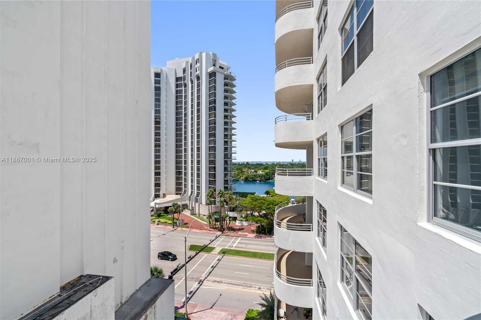 Small Image of 5555 COLLINS AVE #9P, Miami Beach Number 40