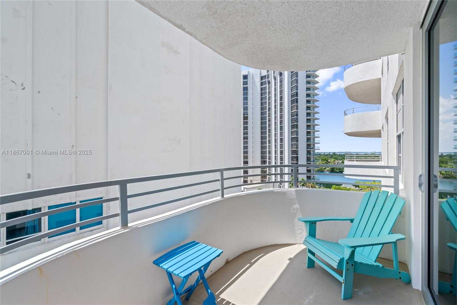 Small Image of 5555 COLLINS AVE #9P, Miami Beach Number 42