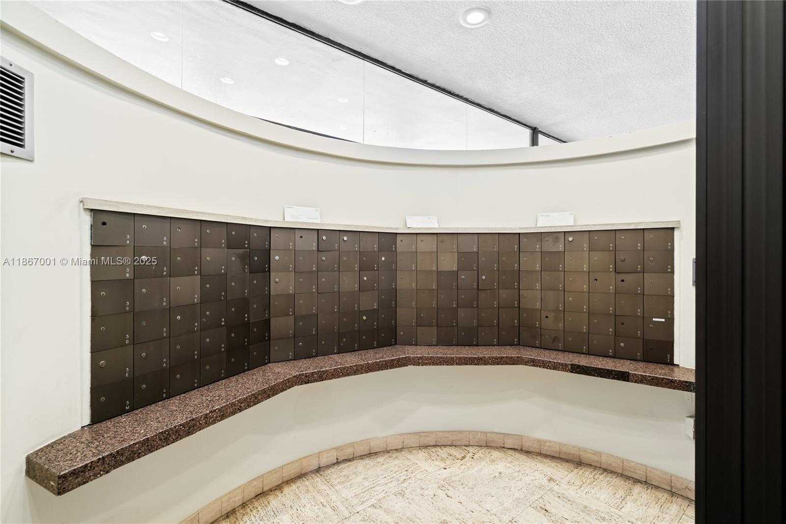 Small Image of 5555 COLLINS AVE #9P, Miami Beach Number 47