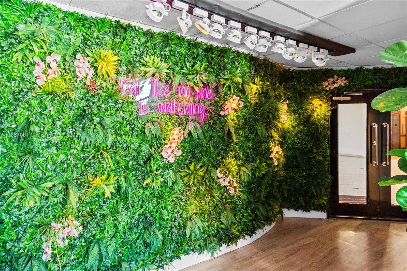 Small Image of 5555 COLLINS AVE #9P, Miami Beach Number 52